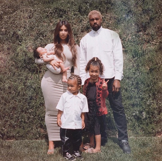 kimkardashian 1523011679